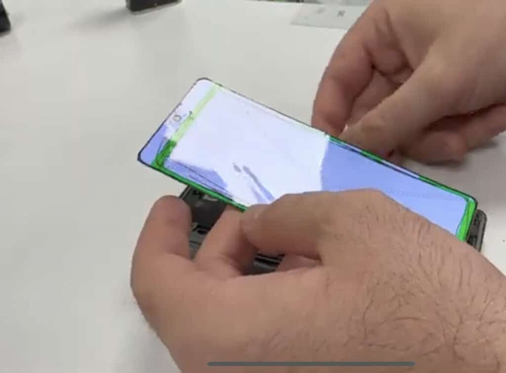 Popravka stakla i ekrana za Samsung Galaxy Z Fold 3 i Z Fold 4, Phone4u